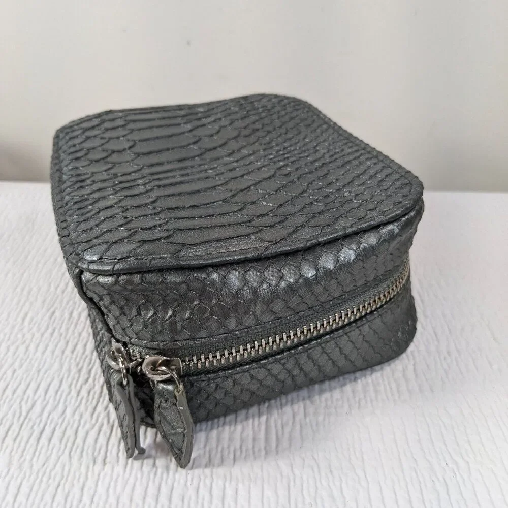 Trish McEvoy‎ Makeup Planner binder silver alligator crocodile travel case